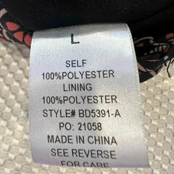 BOHME Large LAYNE PRINTED MIDI DRESS 
Long Sleeves Elastic
Smocked Back - Picture 8 of 8